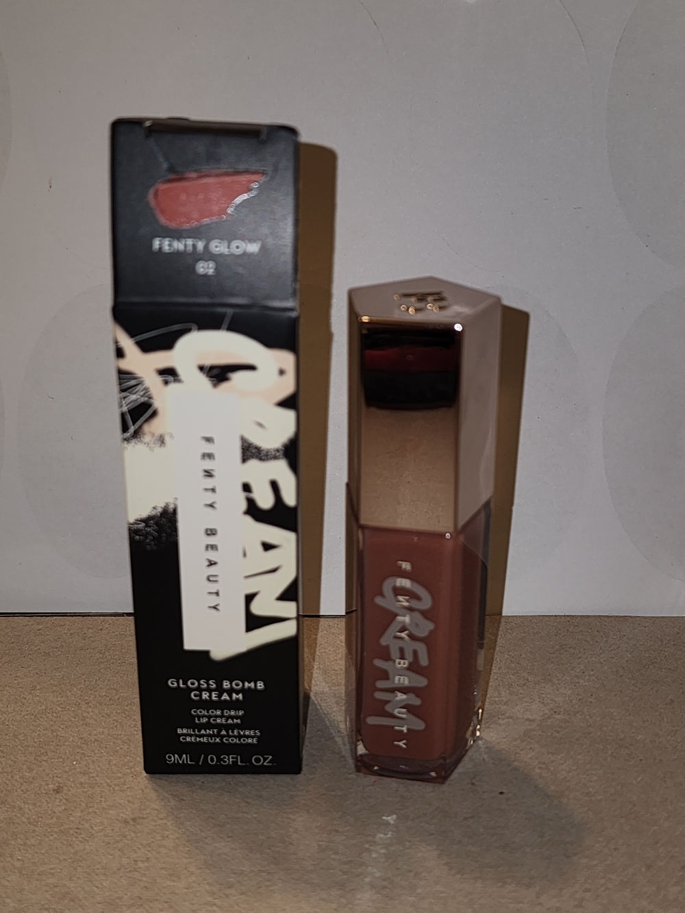 Fenty Beauty Gloss Bomb Cream Lip Gloss - Fenty Glow (Peachy Pink)